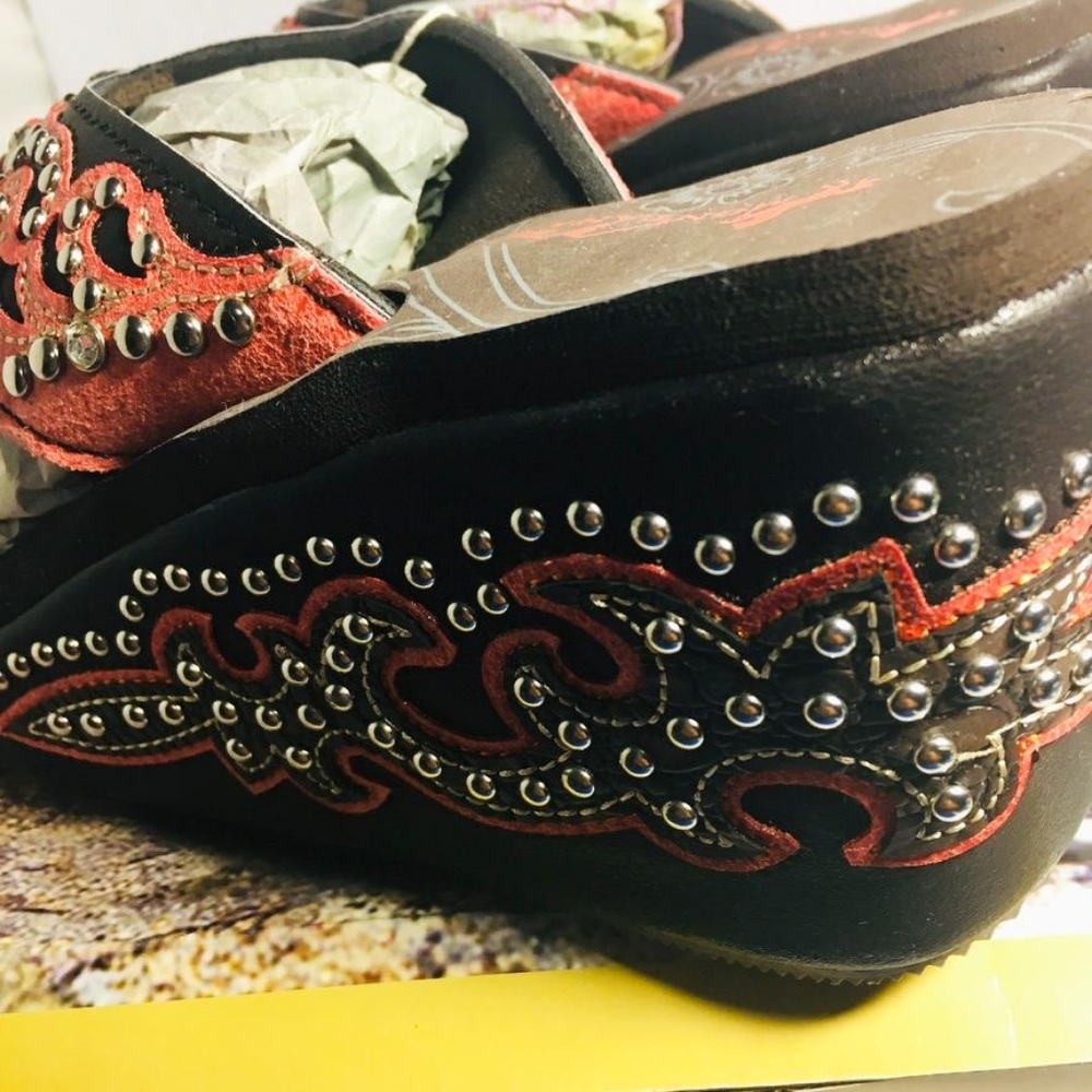 Montana West
Boot Scroll Platform Flip-Flo… - Picture 4 of 10